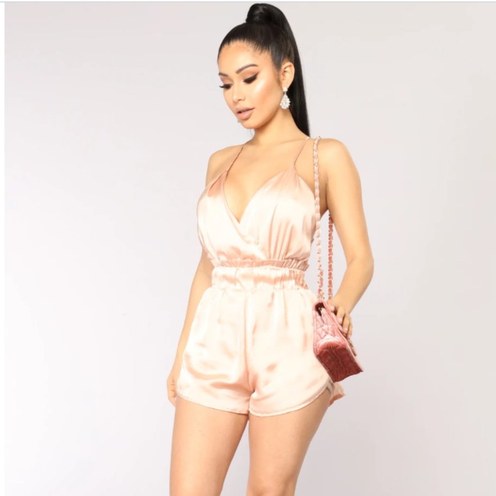 Admire the View Fashion Nova Romper (Size Small)